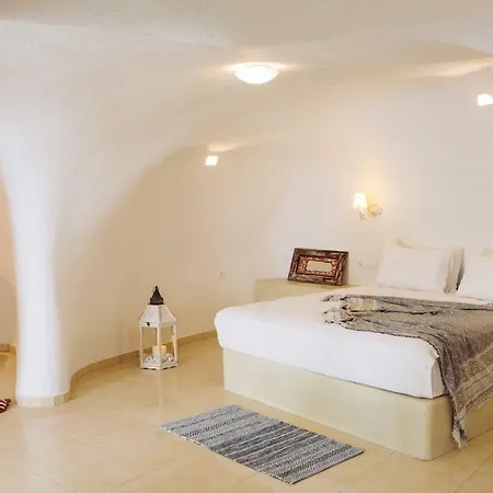 Holiday home Santocaves Akrotiri (Santorini)